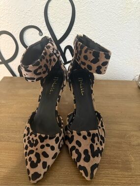 Nicole Miller Leopard Print Pointed Toe Ankle Strap Heels - Tan & Black